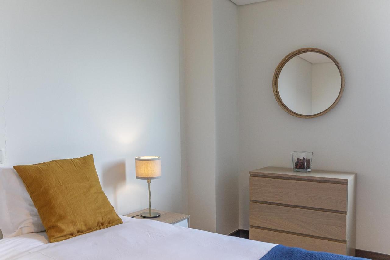 Lovelystay - Spacious 3Br Flat With Ac And Balcony 波尔图 外观 照片